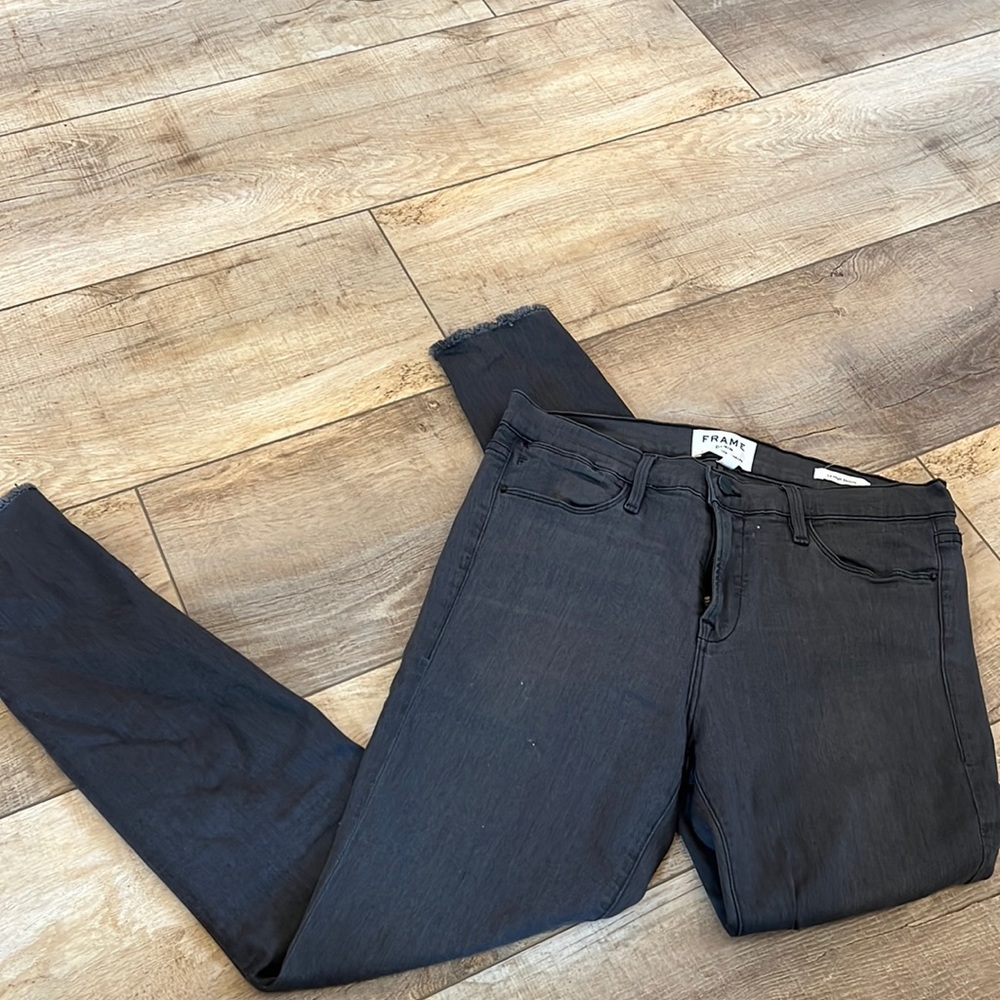 Frame Quinn Skinny Jeans